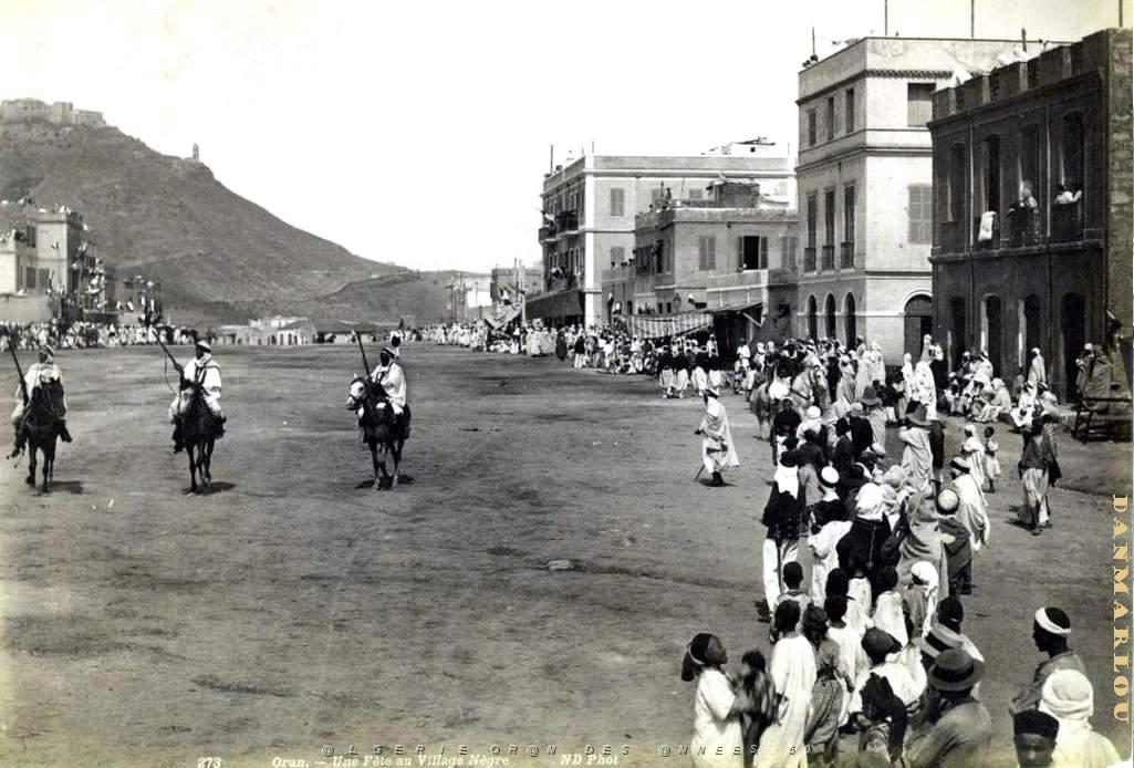 CA a- 194- Village negre.jpg